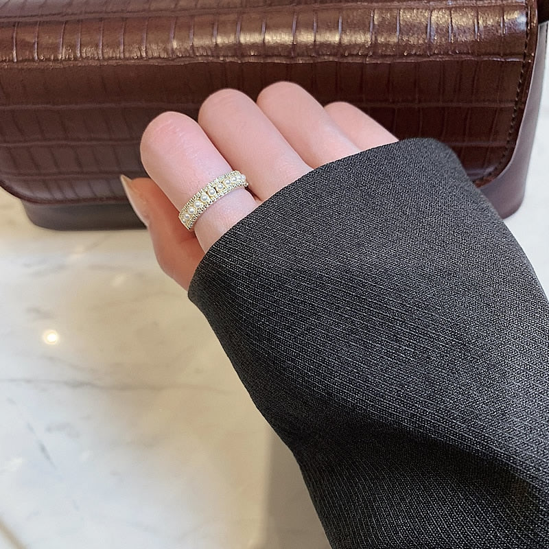 Dames Ring – Volledig Bezet met Fijne Steentjes in Dubbele Rij