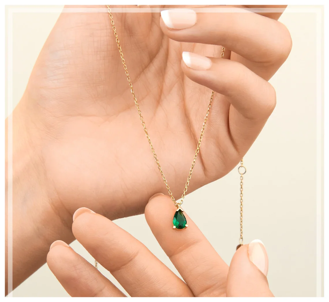 Dames Ketting – Fijne Ketting met Druppelvormige Groene Steen