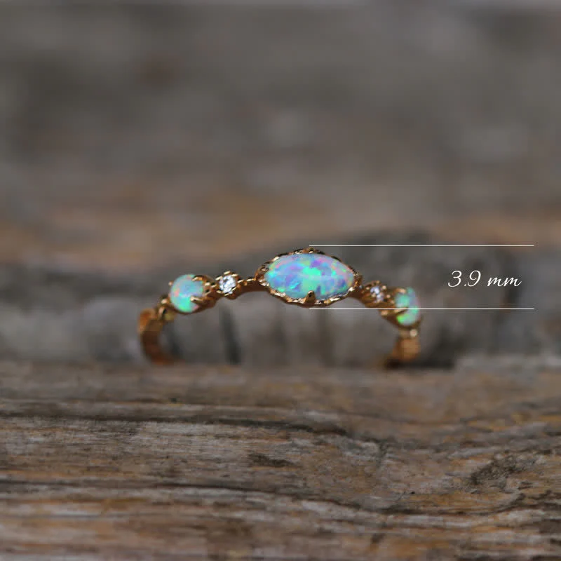 Dames Ring – Fijne Ring met Opaalsteentjes