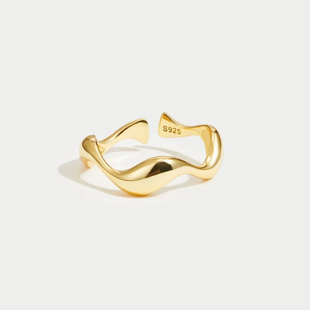 Dames Ring – Minimalistisch Golvend Design