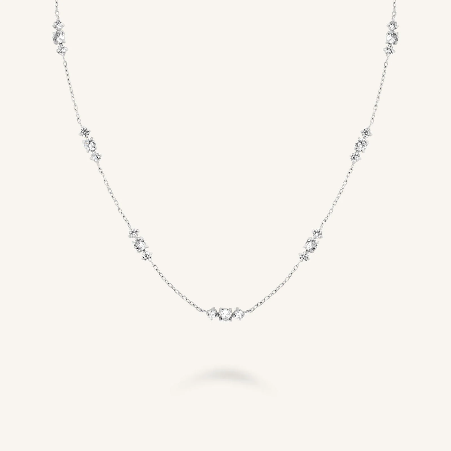 Dames Ketting – Subtiele Ketting met Fijne Steentjes in Clustervorm