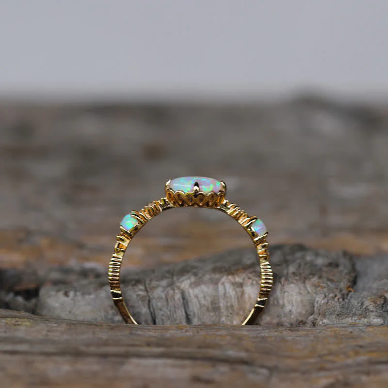 Dames Ring – Fijne Ring met Opaalsteentjes