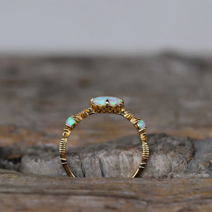 Dames Ring – Fijne Ring met Opaalsteentjes