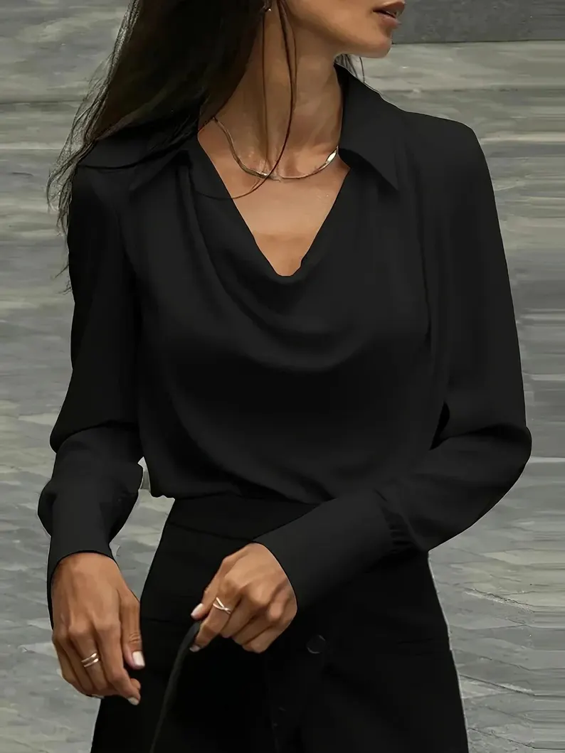 Celeste – Satijnen Blouse met Watervalhals