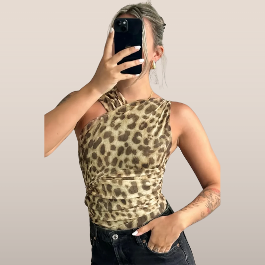 Jelena – Asymmetrische Top met Dierenprint