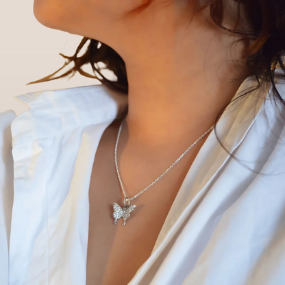 Dames Ketting met Vlinderhanger – Fijn Kettingontwerp met Zirkonia