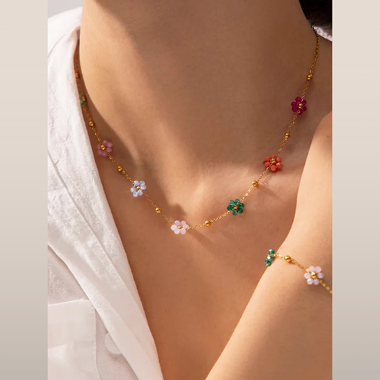 Dames ketting met kralenbloemen – Fijne ketting met kleurrijke bloemdetails