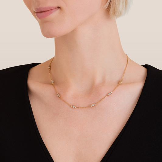 Dames Ketting – Subtiele Ketting met Fijne Steentjes in Clustervorm