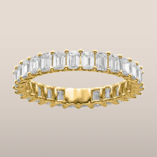 Dames Ring – Volledig Bezet met Rechthoekige Zirkonia in Goudkleurige Band