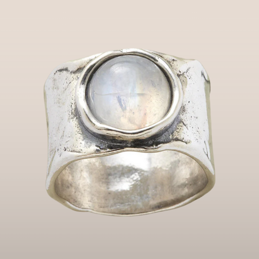 Dames Ring – Brede Band met Maansteen
