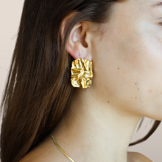 Dames Oorbellen – Gevouwen Statement Studs