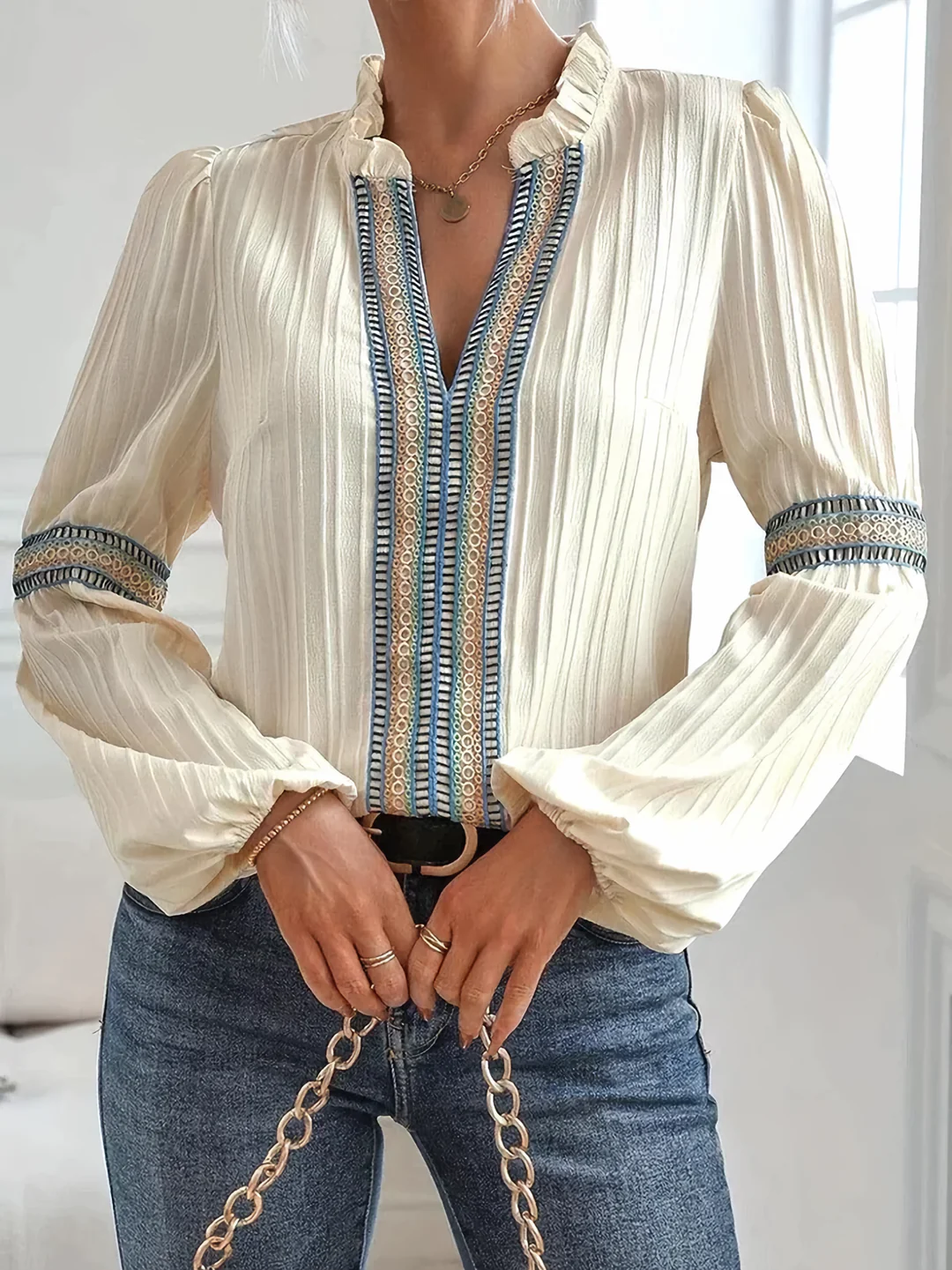 Isolde – Blouse met Borduurdetails