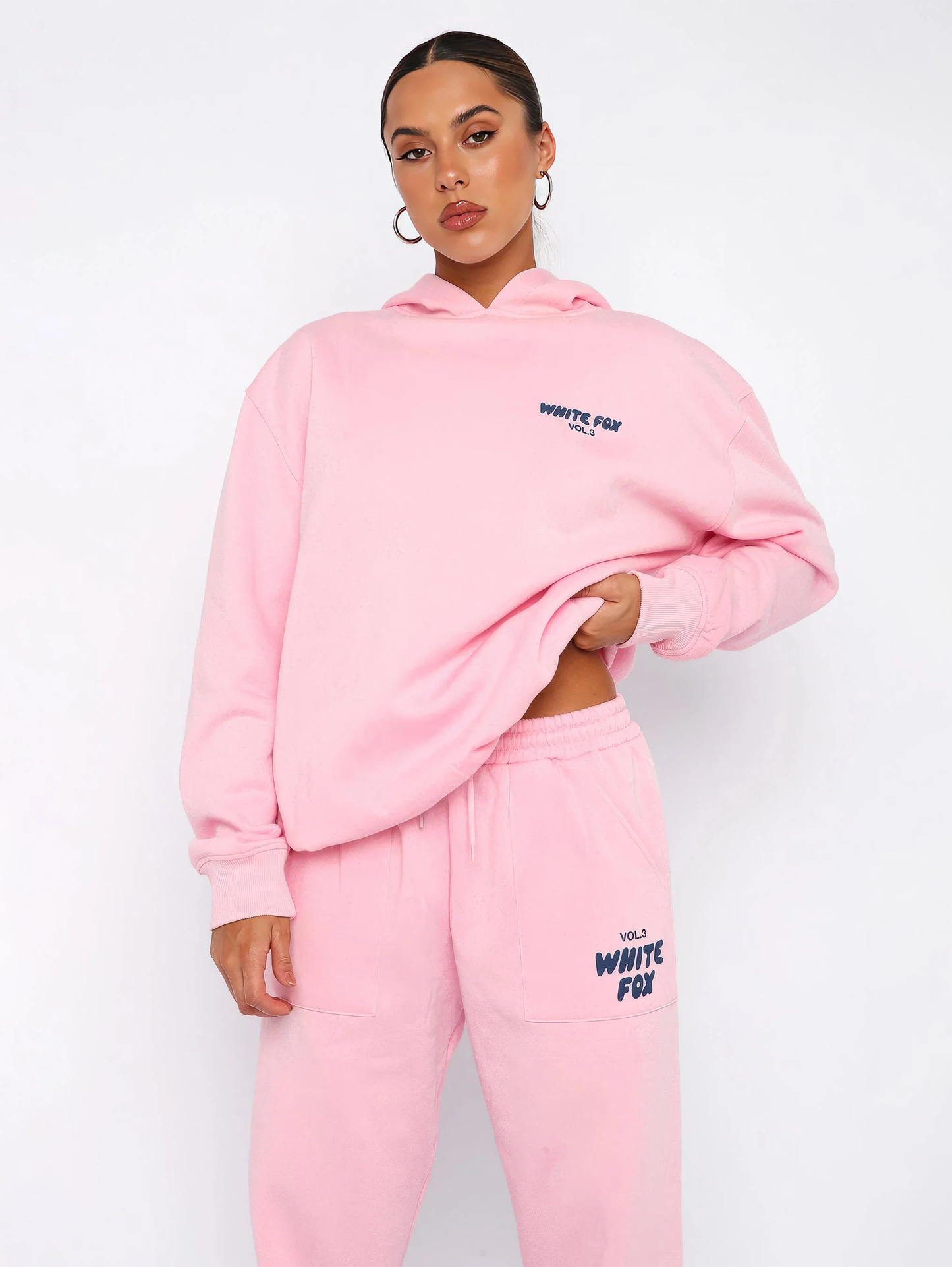 Lynn – Oversized Hoodie met Geborduurd Detail