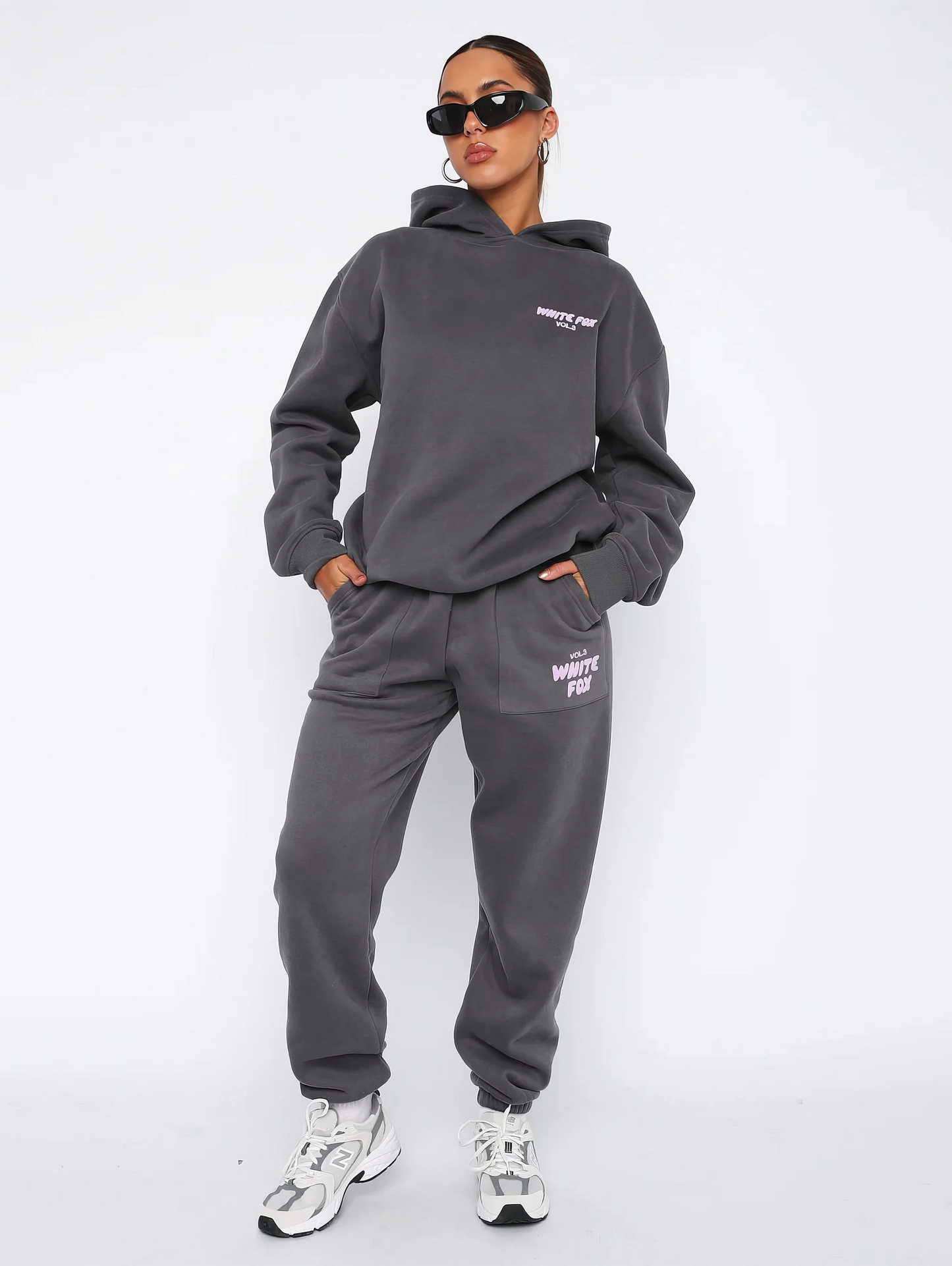 Lynn – Oversized Hoodie met Geborduurd Detail