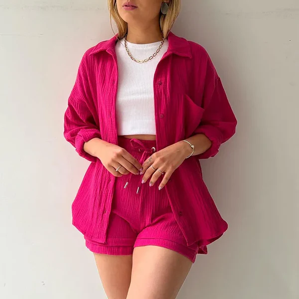 Nina – Luchtig Setje met Knoopshirt en Short