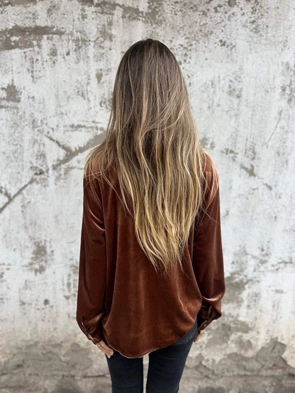 Noura – Losvallende Fluwelen Blouse