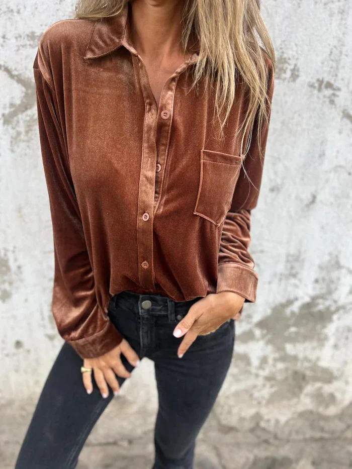 Noura – Losvallende Fluwelen Blouse
