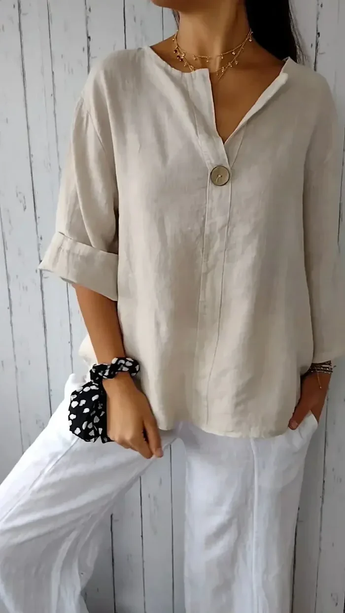 Zina – Linnen Blouse met Knoopdetail